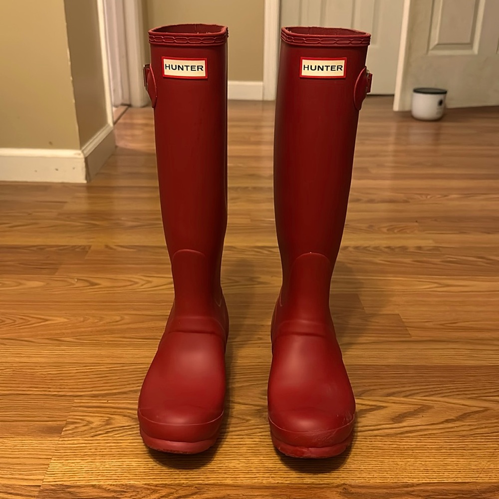 HUNTER- Women’s Original Tall Rain Boots- Red Size 7